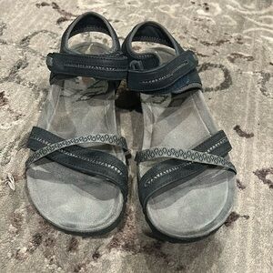 Merrell air cushion sandals